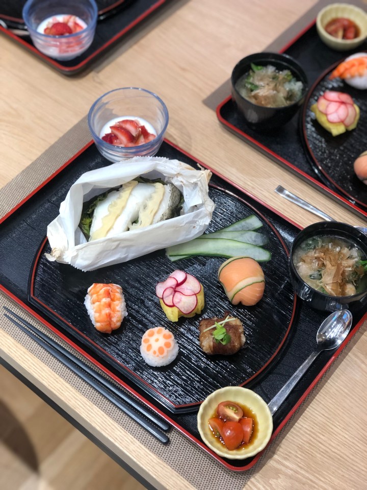 Japanese Hospitality with Colourful Temarizushi @ ABC Cooking Studio || Shu&nbsp;Yi